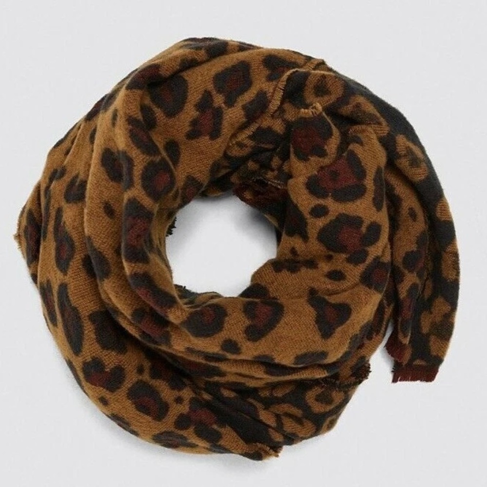 ZARA animal print leopard scarf